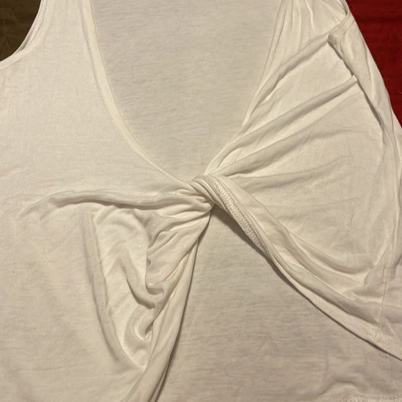 Like new asymmetrical white top - Picture 4 of 7